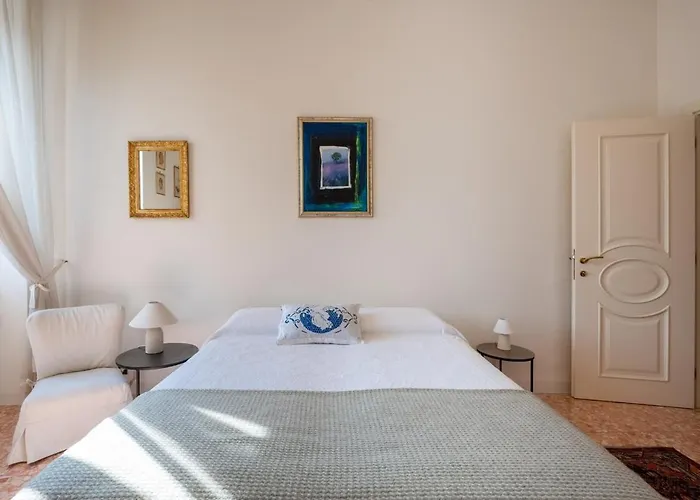 Questa - Oasi Sommersa Nel * Chiavari
